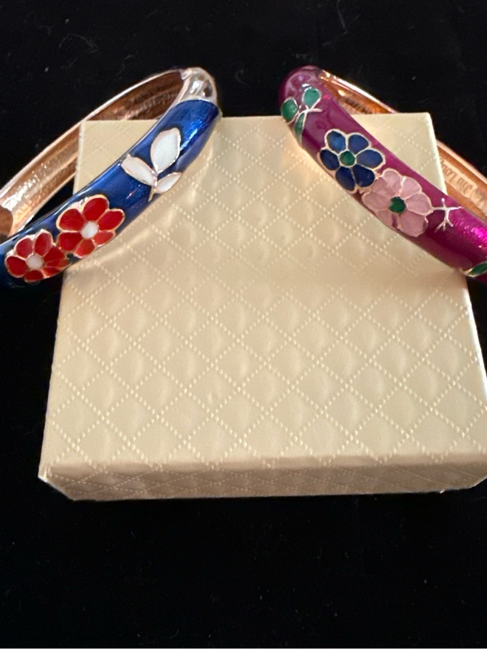 Jiu Long Xing Vintage Floral Cloisonné  Red Pink Blue Enamel Hinged Bracelet